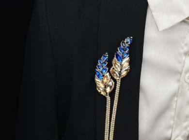 Патриотические украшения в виде броши: оригинальные тризубы, флаги, колоски Патриотические украшения в виде броши: оригинальные тризубы, флаги, колоски