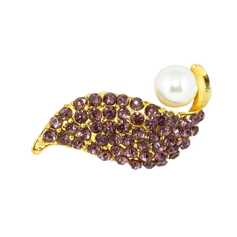 Брошка Листочок з бордовими стразами та перлиною фото №1 Брошка Листочок з бордовими стразами та перлиною фото №1