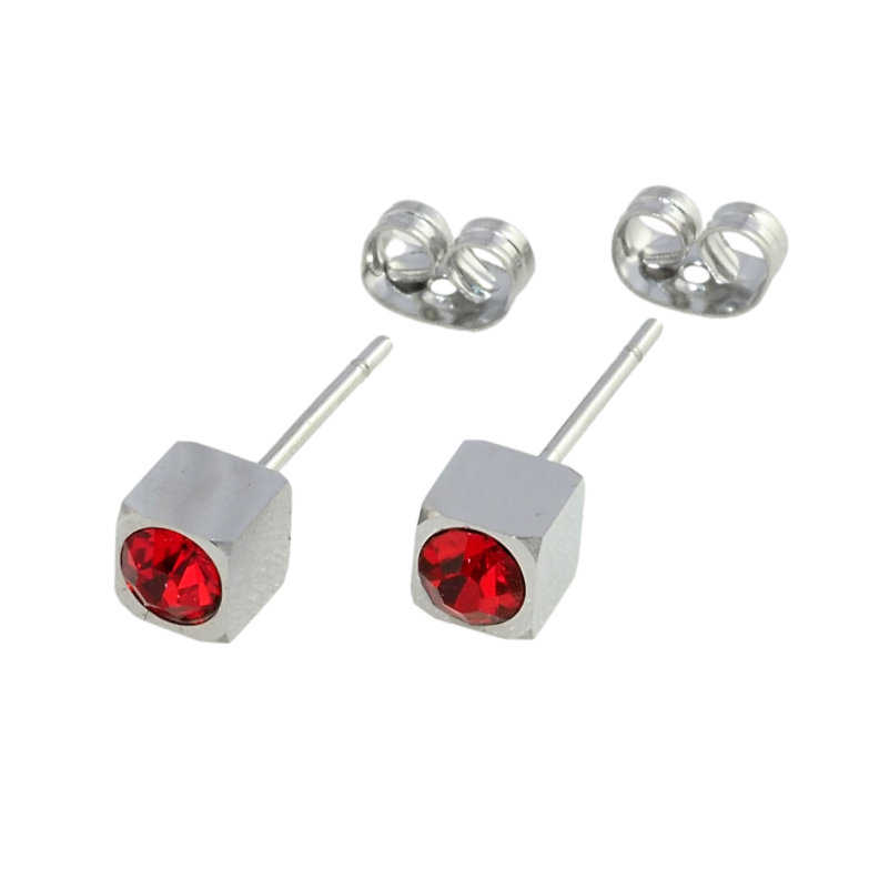 Сережки Xuping TTM Stainless Steel колір Родій пусети Кубики з червоними фіанітами 5х5мм фото №14