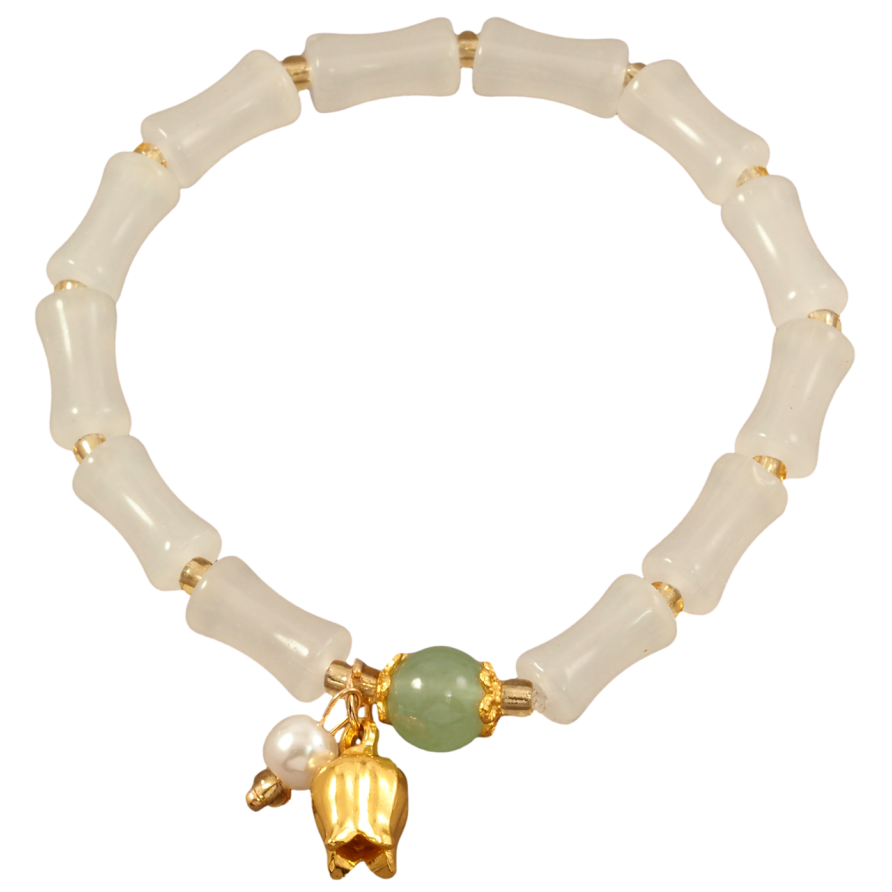 Браслет на гумці скло «Декоративні білі намистини з підвісками, ø 6мм» вільний розмір фото №1 Браслет на гумці скло «Декоративні білі намистини з підвісками, ø 6мм» вільний розмір фото №1