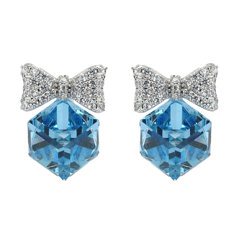Серьги Xuping цвет Родий с кристаллами Swarovski пусеты Кристальные кубики Aquamarine с бантами фото №1 Серьги Xuping цвет Родий с кристаллами Swarovski пусеты Кристальные кубики Aquamarine с бантами фото №1